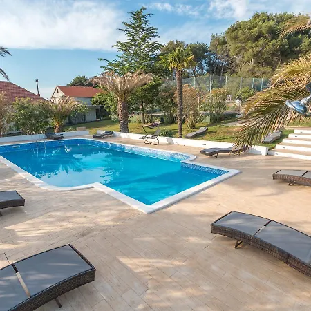 Luxury In Near Sea בית נופש *