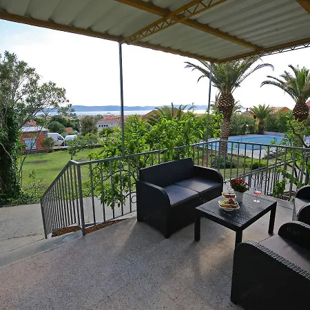 בית נופש Luxury In Near Sea