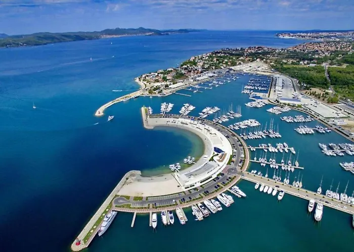 度假居 Luxury In Near Sea
