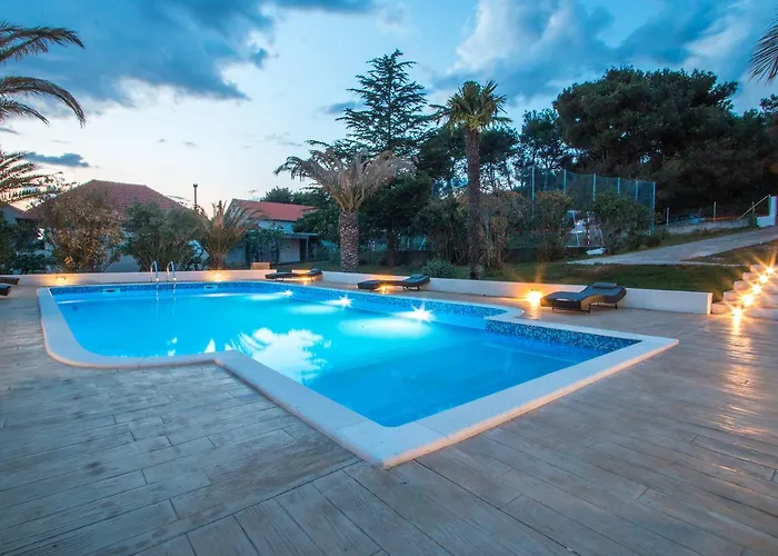 Luxury In Near Sea Casa vacanze Bibinje