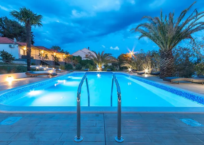 Luxury In Near Sea Casa vacanze Bibinje