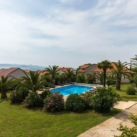 Luxury In Near Sea 度假居