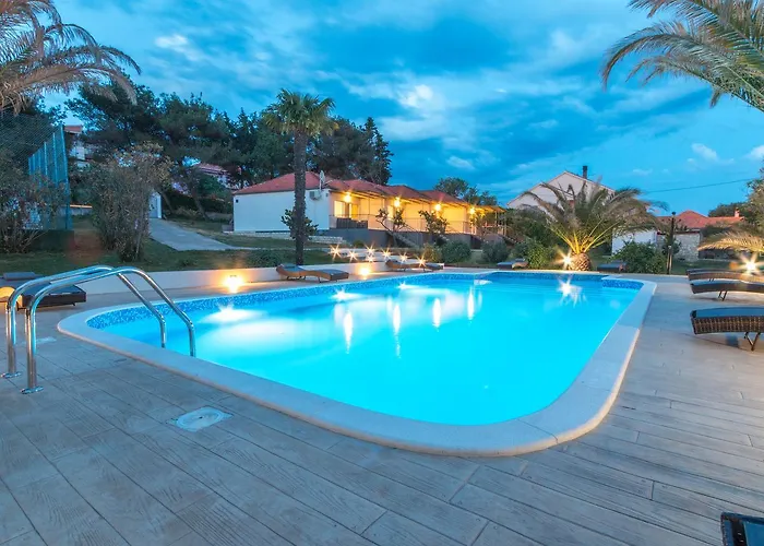 Luxury In Near Sea Tatil Evi Bibinje