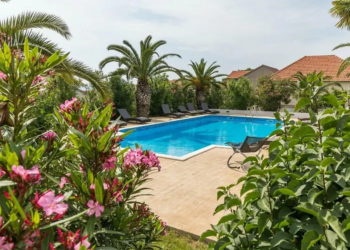 Luxury In Near Sea Tatil Evi Bibinje